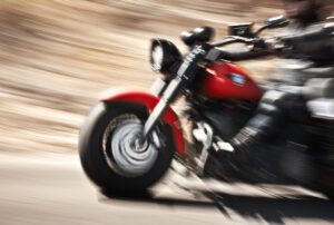 cual es la multa por conducir una moto de mayor cilindrada