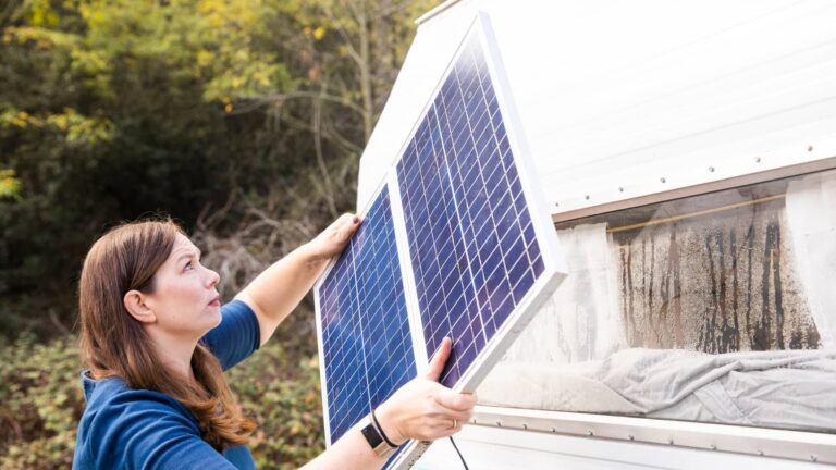 cuantas placas solares necesito para una caravana