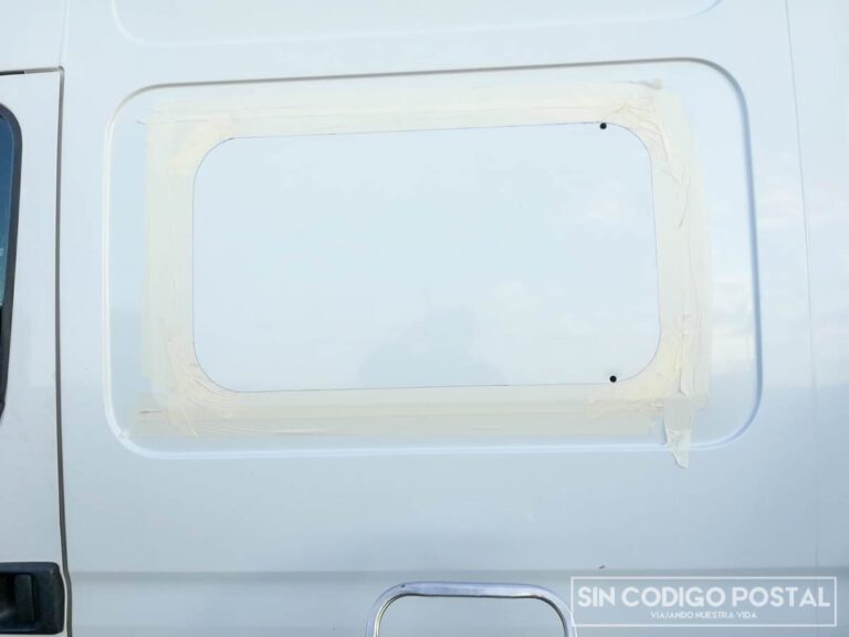 cuanto cuesta abrir una ventana en una furgoneta