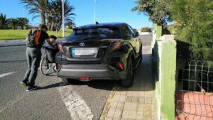 cuanto te pueden multar por aparcar en la acera
