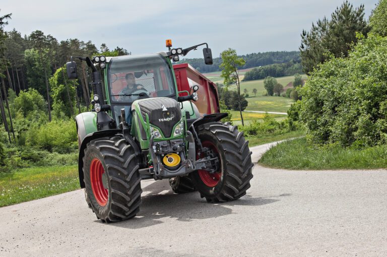 que se considera un tractor agricola