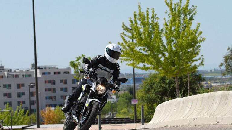 que tipo de motos pueden circular en autopista