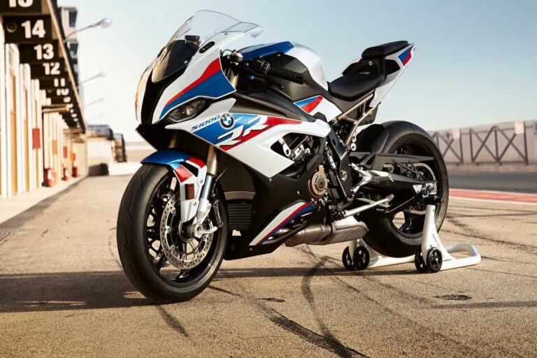 que velocidad alcanza una moto de 1000cc