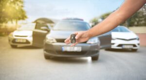 quien paga los gastos de transferencia de un auto
