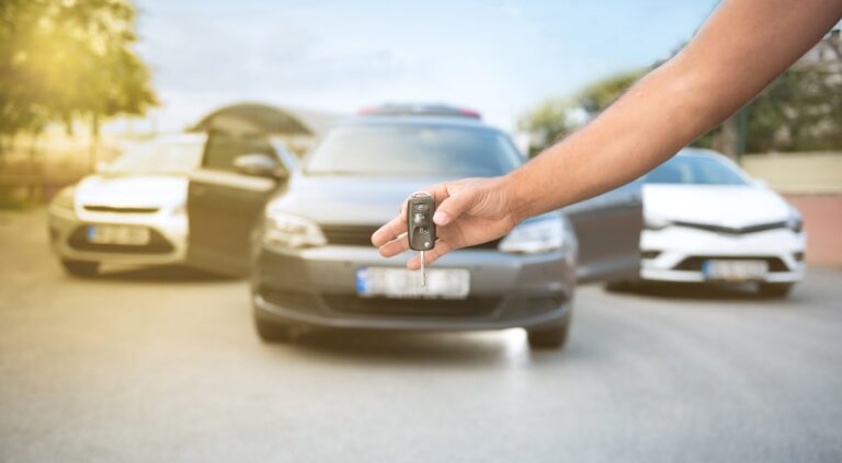 quien paga los gastos de transferencia de un auto